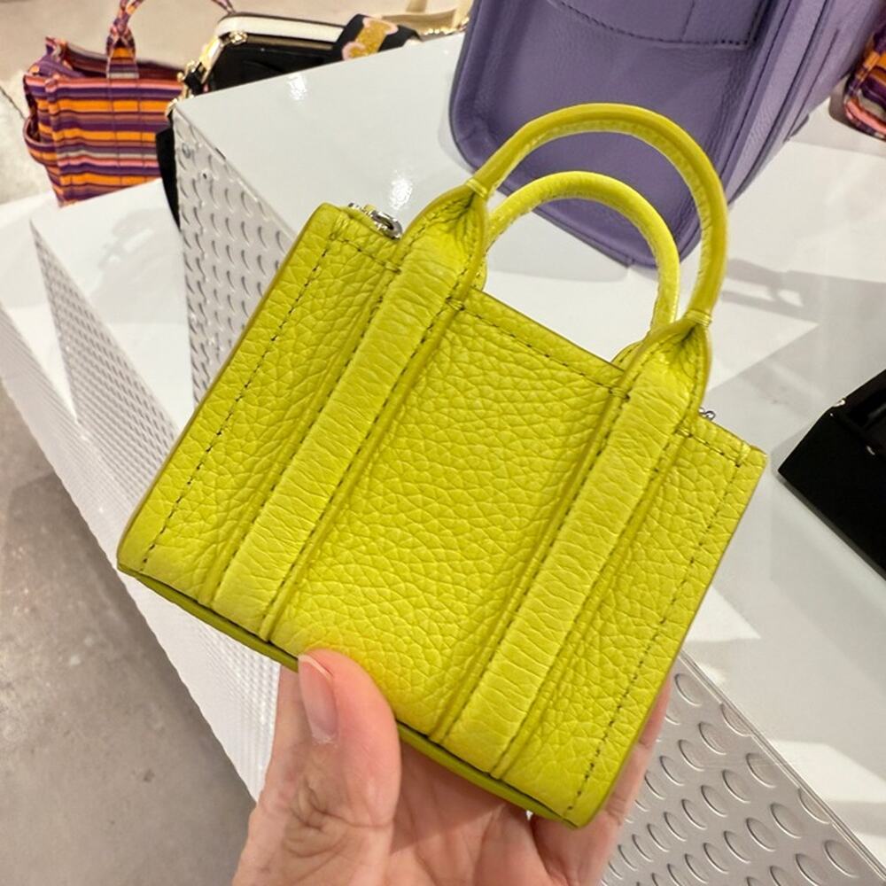 MARC JACOBS The Nano Tote Bag Charm 2F3SCP005S07 - Picture 4 of 4